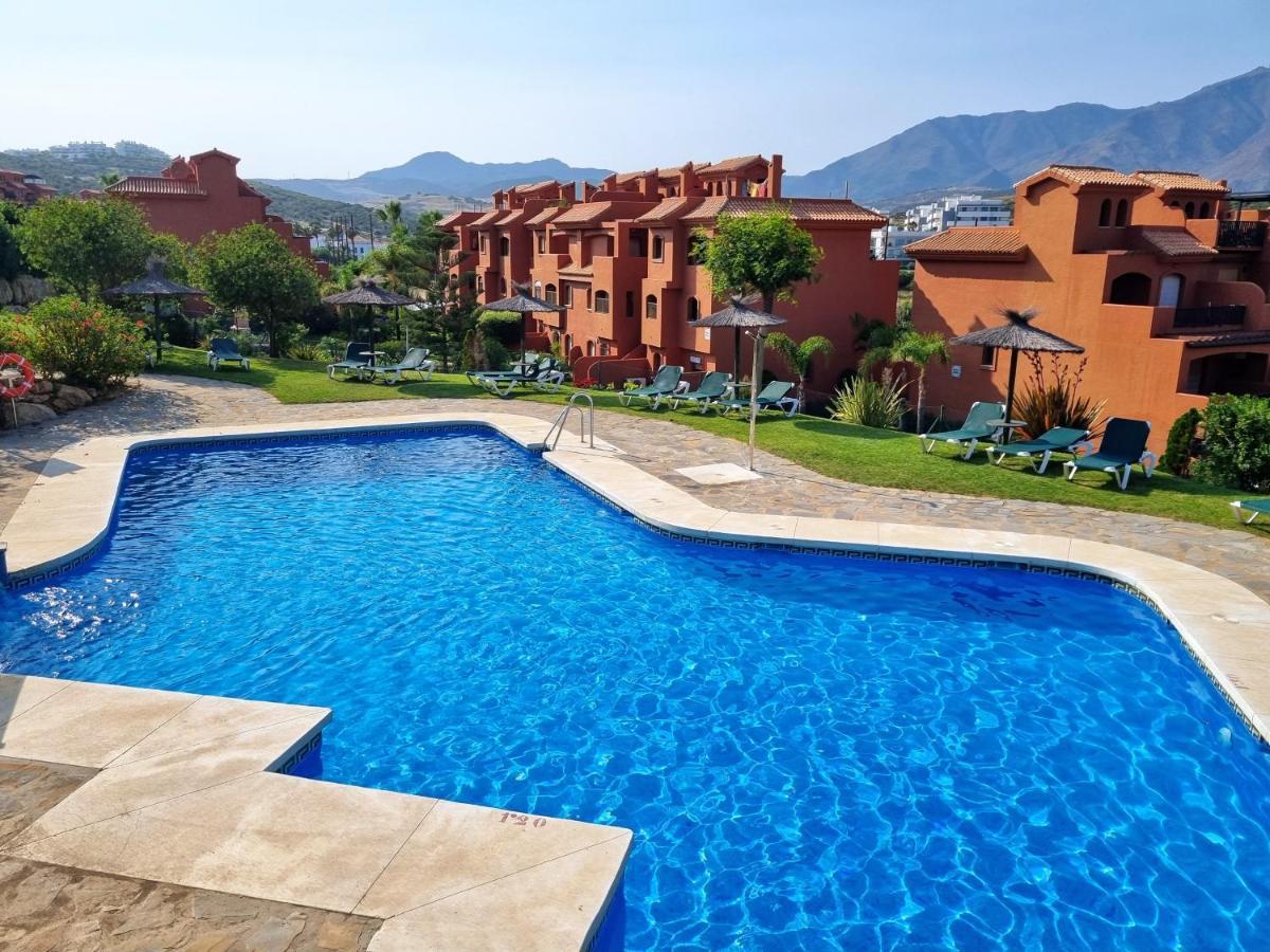 Sea View Penthouse Apartment With Hot Tub - Casa Bella Vista, Buenas Noches , เอสเตโปนา ภายนอก รูปภาพ
